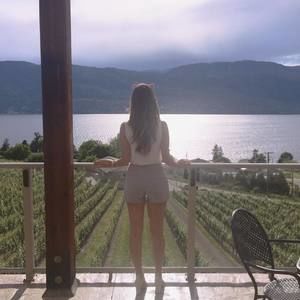 Meet your Posher, Chloe